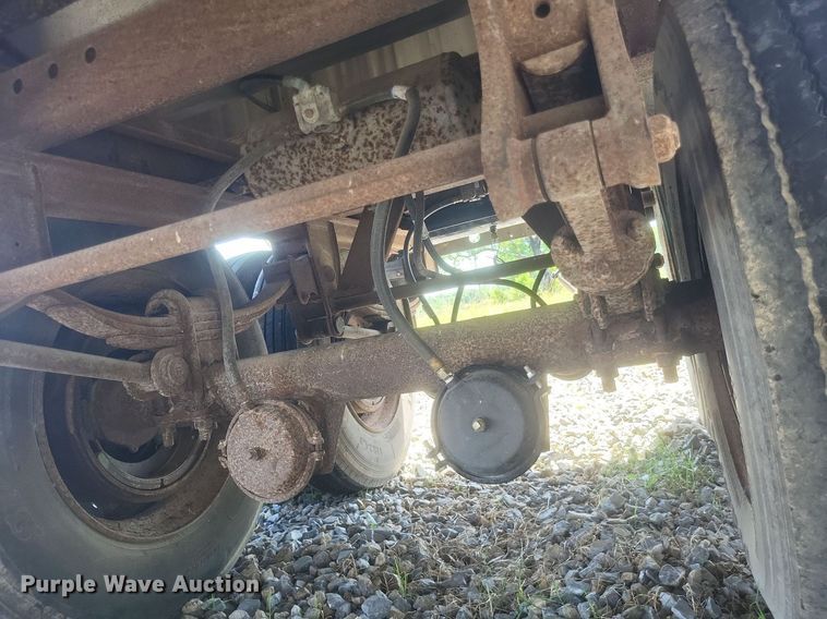 image for item DR4797 1981 Wilson  AGH-600 grain trailer