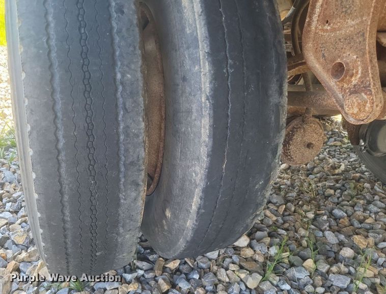 image for item DR4797 1981 Wilson  AGH-600 grain trailer