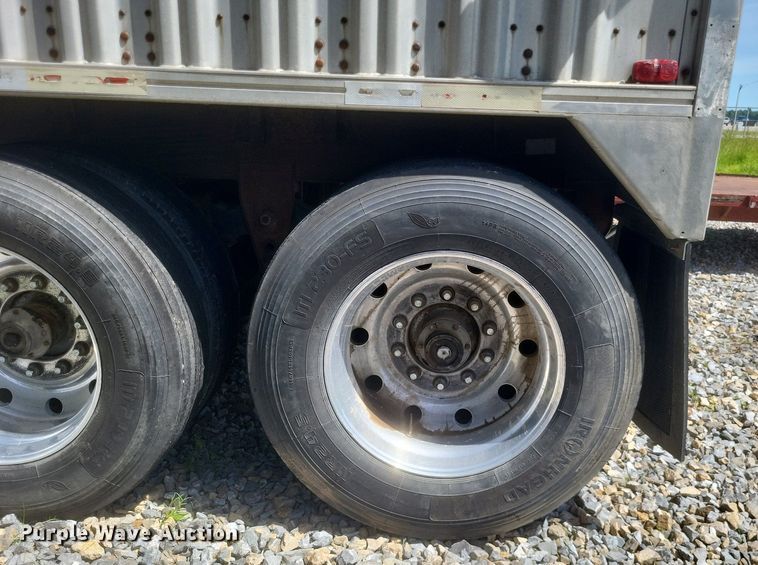 image for item DR4797 1981 Wilson  AGH-600 grain trailer