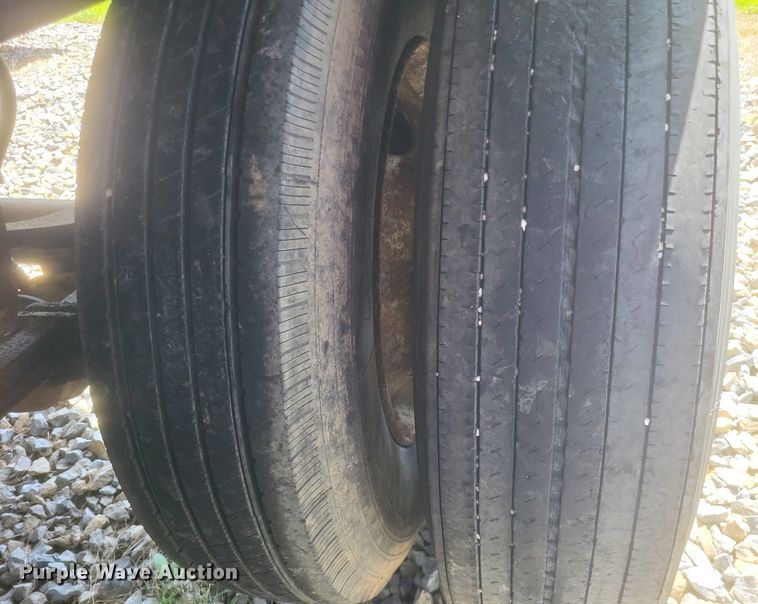 image for item DR4797 1981 Wilson  AGH-600 grain trailer