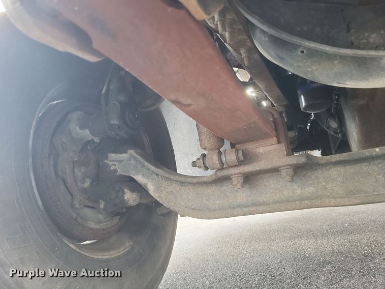 image for item DR4923 2006 International  7600 semi truck