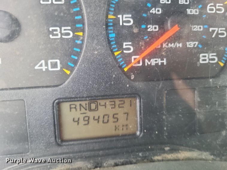 image for item DR4923 2006 International  7600 semi truck