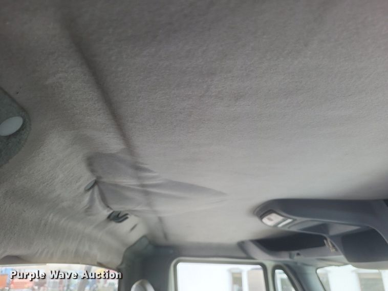 image for item DR4923 2006 International  7600 semi truck