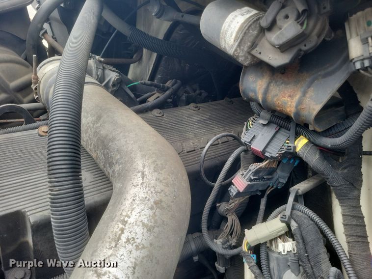 image for item DR4923 2006 International  7600 semi truck