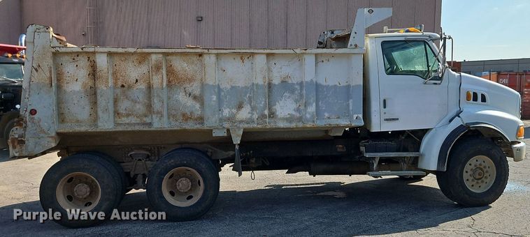 image for item DR8725 2004 Sterling  L9500 dump truck