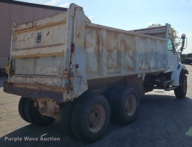 image for item DR8725 2004 Sterling  L9500 dump truck