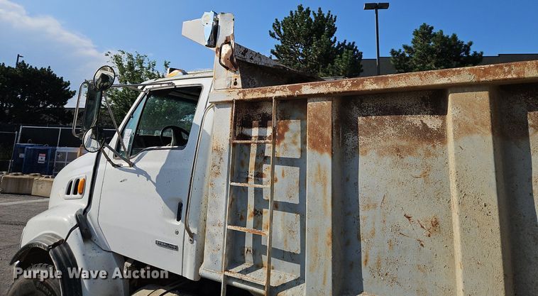 image for item DR8725 2004 Sterling  L9500 dump truck