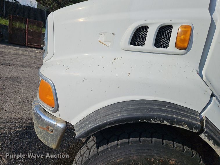 image for item DR8725 2004 Sterling  L9500 dump truck