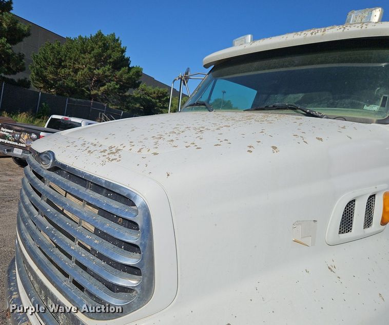 image for item DR8725 2004 Sterling  L9500 dump truck