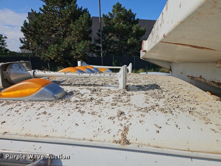 image for item DR8725 2004 Sterling  L9500 dump truck