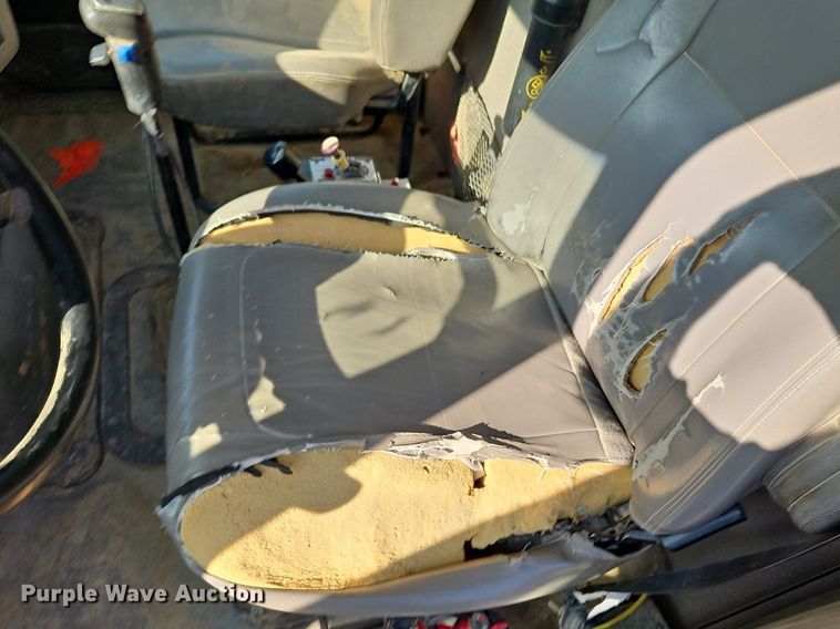 image for item DR8725 2004 Sterling  L9500 dump truck