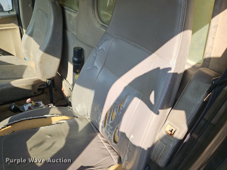 image for item DR8725 2004 Sterling  L9500 dump truck