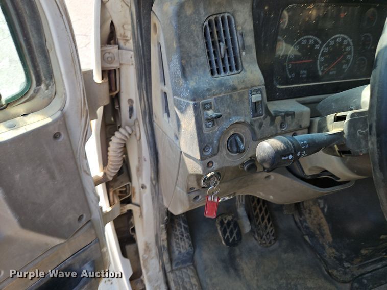 image for item DR8725 2004 Sterling  L9500 dump truck