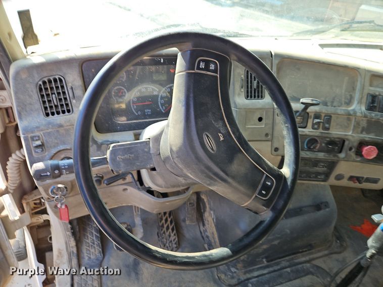 image for item DR8725 2004 Sterling  L9500 dump truck