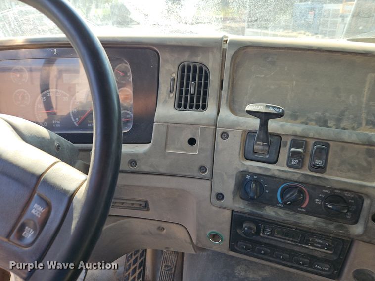 image for item DR8725 2004 Sterling  L9500 dump truck