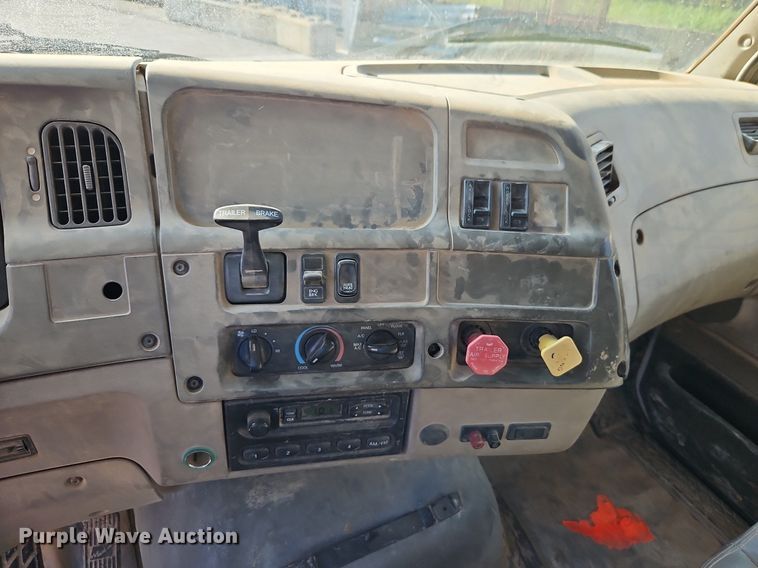 image for item DR8725 2004 Sterling  L9500 dump truck