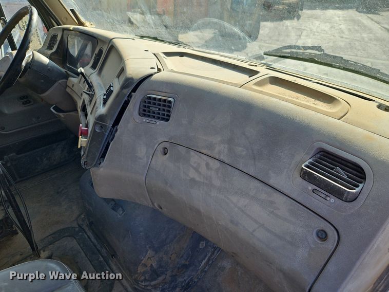 image for item DR8725 2004 Sterling  L9500 dump truck