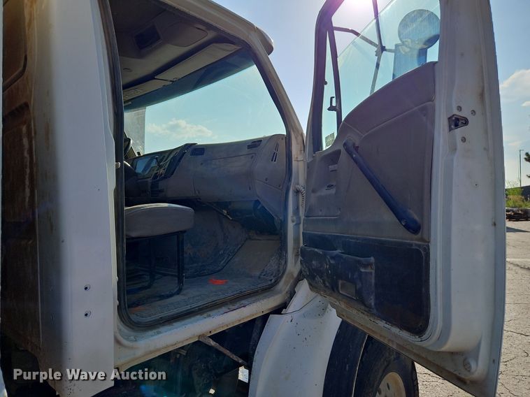 image for item DR8725 2004 Sterling  L9500 dump truck