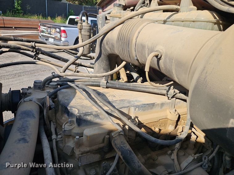 image for item DR8725 2004 Sterling  L9500 dump truck