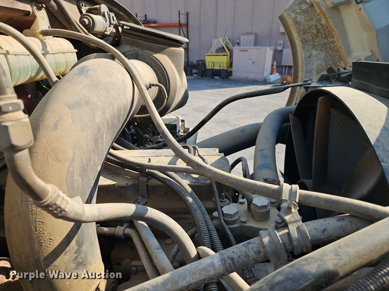 image for item DR8725 2004 Sterling  L9500 dump truck