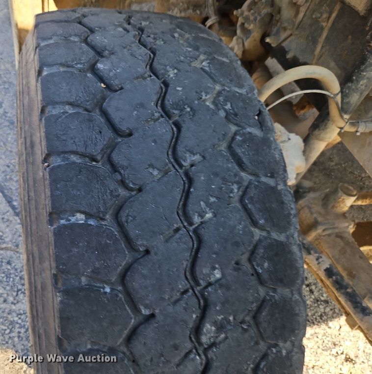 image for item DR8725 2004 Sterling  L9500 dump truck