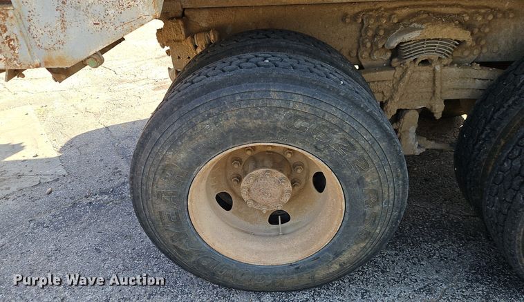 image for item DR8725 2004 Sterling  L9500 dump truck