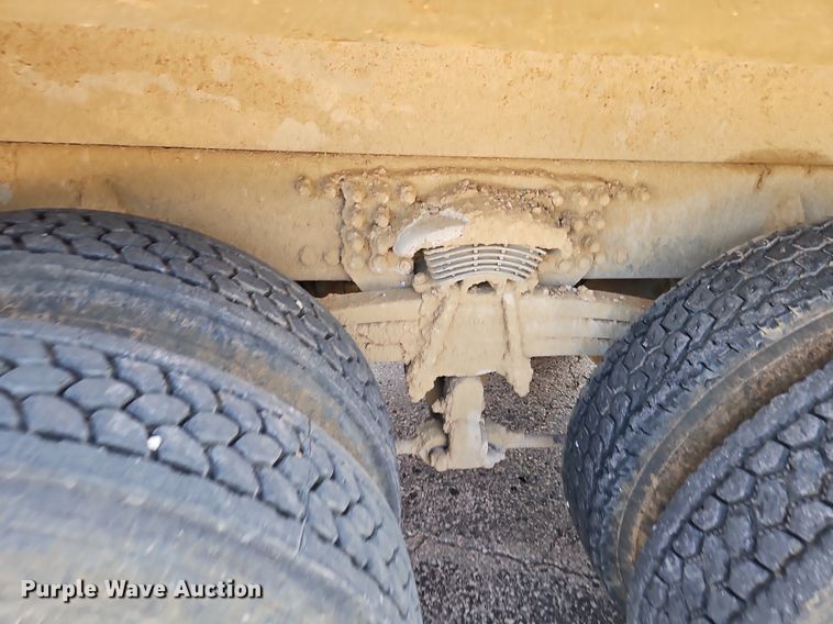 image for item DR8725 2004 Sterling  L9500 dump truck