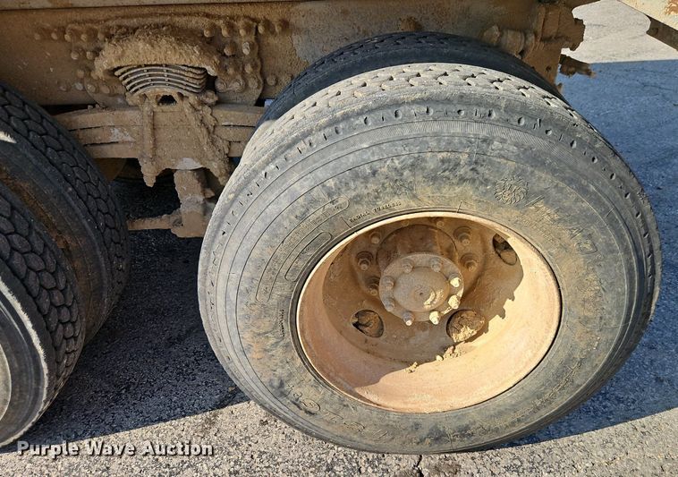 image for item DR8725 2004 Sterling  L9500 dump truck