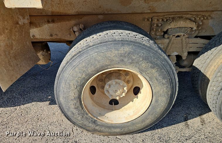 image for item DR8725 2004 Sterling  L9500 dump truck