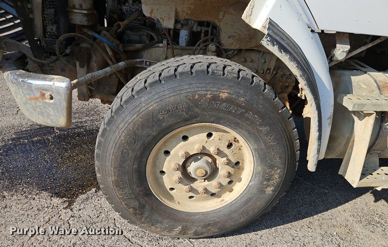 image for item DR8725 2004 Sterling  L9500 dump truck