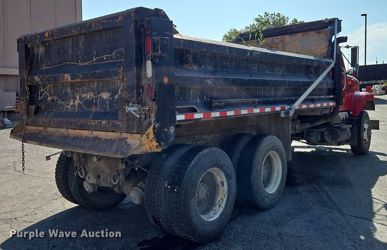 image for item DR8726 2002 International  2554 dump truck