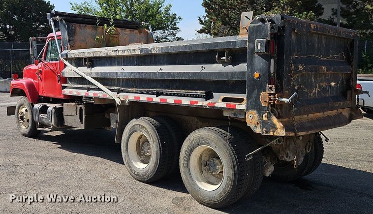 image for item DR8726 2002 International  2554 dump truck