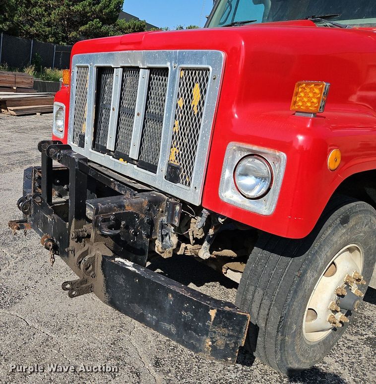 image for item DR8726 2002 International  2554 dump truck