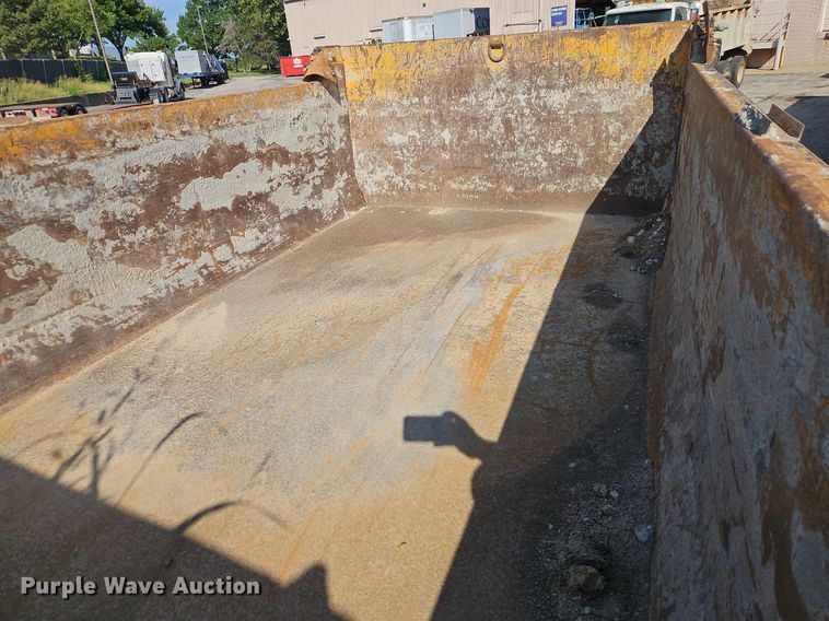 image for item DR8726 2002 International  2554 dump truck