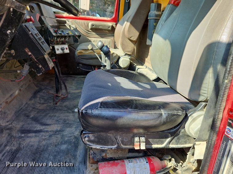 image for item DR8726 2002 International  2554 dump truck