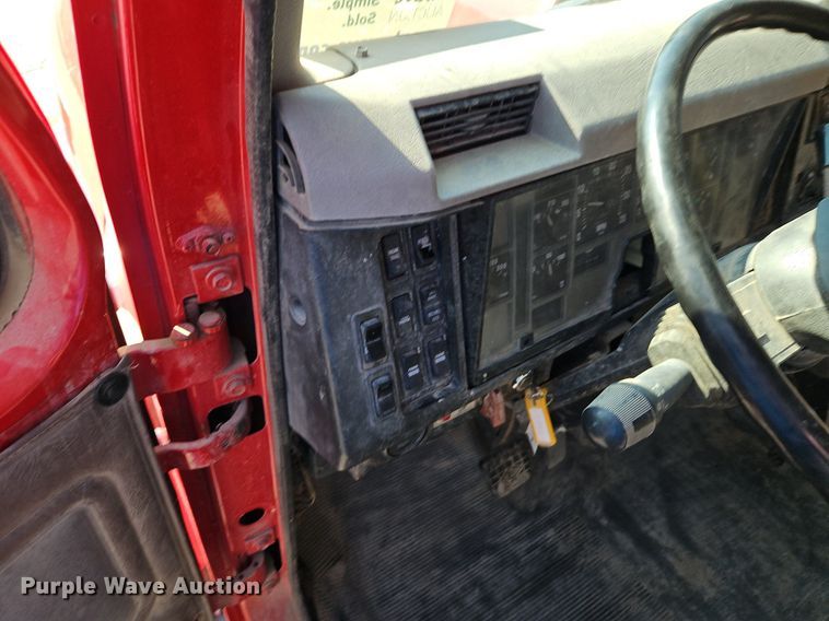 image for item DR8726 2002 International  2554 dump truck