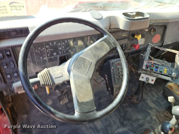 image for item DR8726 2002 International  2554 dump truck