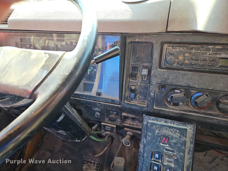 image for item DR8726 2002 International  2554 dump truck