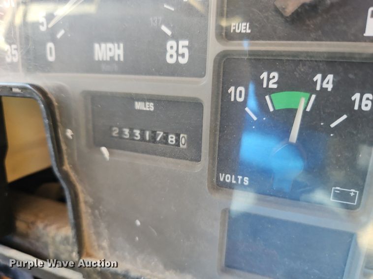 image for item DR8726 2002 International  2554 dump truck