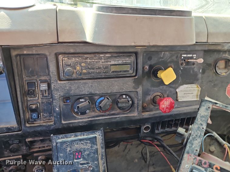 image for item DR8726 2002 International  2554 dump truck