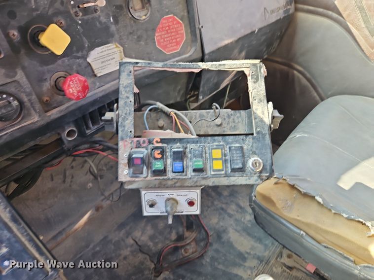 image for item DR8726 2002 International  2554 dump truck