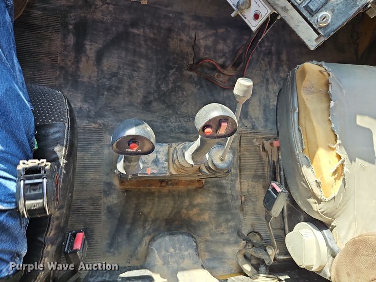 image for item DR8726 2002 International  2554 dump truck