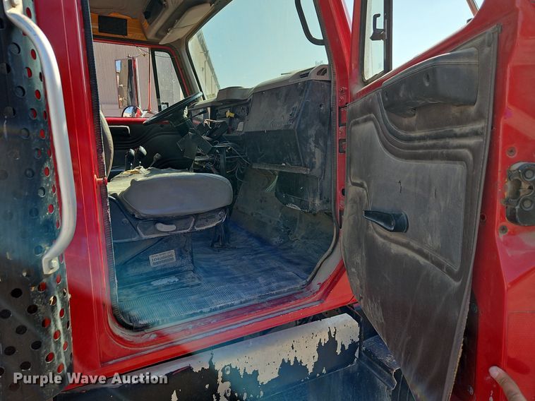 image for item DR8726 2002 International  2554 dump truck