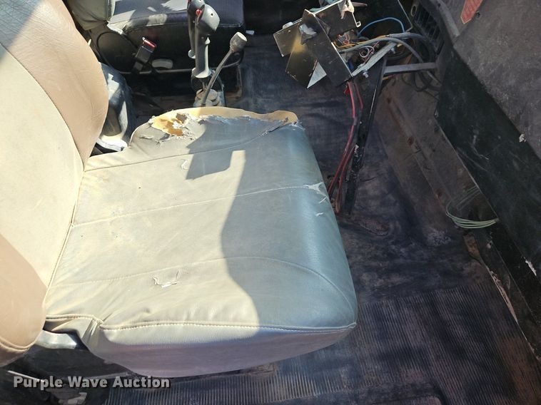 image for item DR8726 2002 International  2554 dump truck