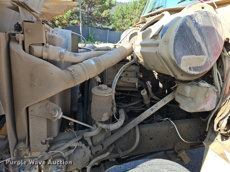 image for item DR8726 2002 International  2554 dump truck