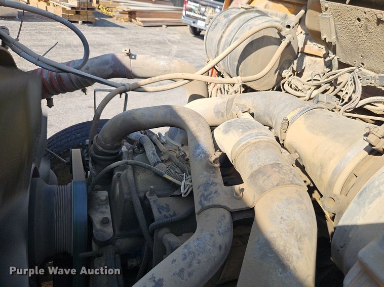 image for item DR8726 2002 International  2554 dump truck