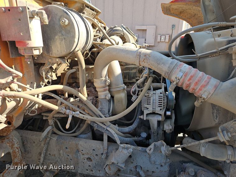 image for item DR8726 2002 International  2554 dump truck