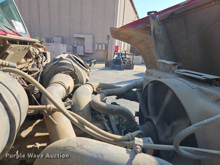 image for item DR8726 2002 International  2554 dump truck