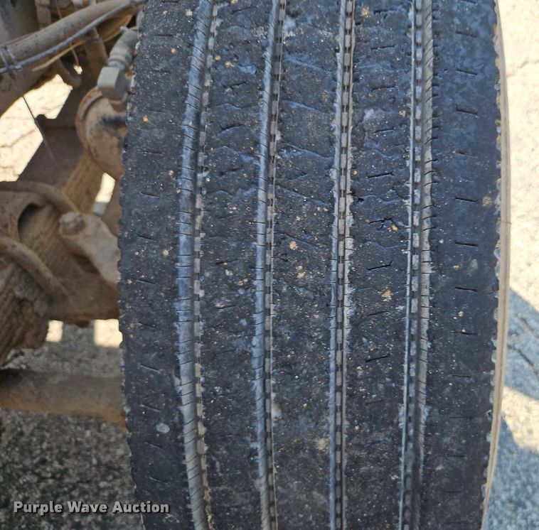 image for item DR8726 2002 International  2554 dump truck