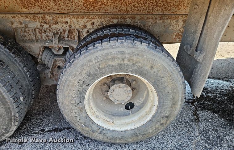 image for item DR8726 2002 International  2554 dump truck